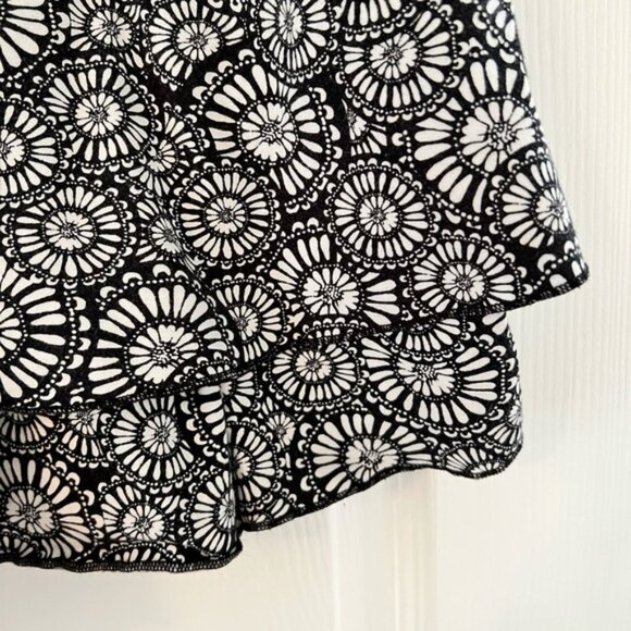 LOFT Soft Cotton Black & White Patterned Tiered Short Skirt - Picture 4 of 6